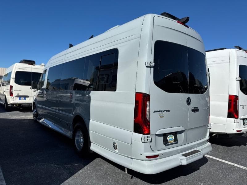 2026 Midwest Automotive Designs 2026 Midwest Automotive Designs Patriot - thumbnail 3